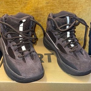 Yeezy Adidas dsrt Boots